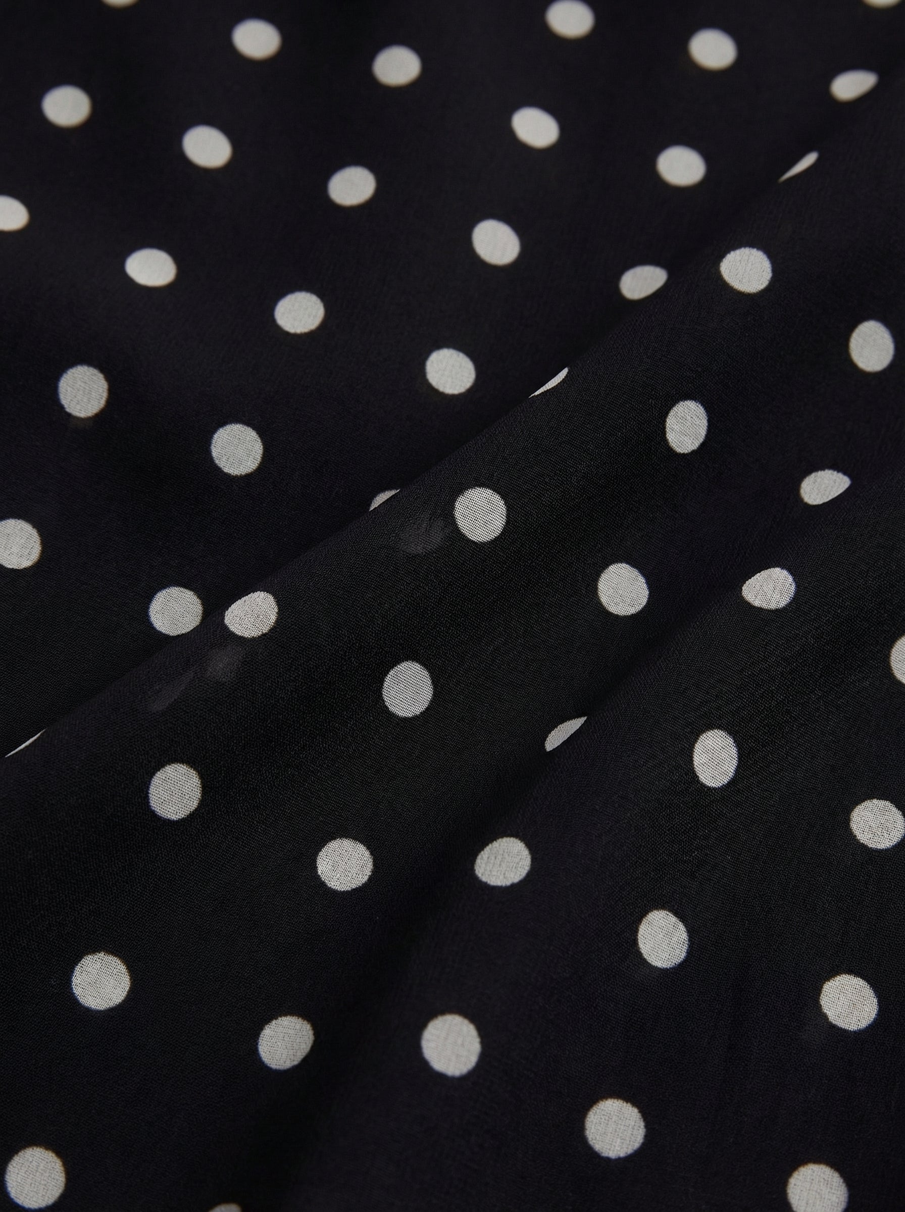 ✨Vestido Negro que Estiliza | Elegante de Lunares